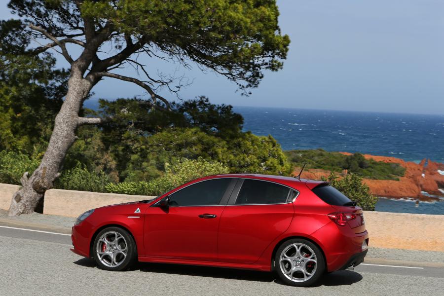  Alfa Romeo Giulietta Quadrifoglio Verde (940) 2014 года  (фото 39 из 40)